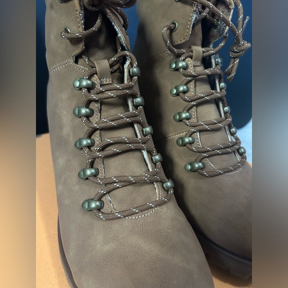 Korks Erica Boot size: 9.5 - Picture 11 of 11